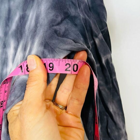 Cloth & Stone Slate Gray Blue Tie Dye Shorts Romper - Picture 10 of 13